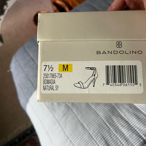 Bandolino Tan Heels Sleek Design - Picture 11 of 11